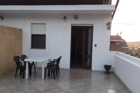 Andrea'S House Apartment Carbonia Luaran gambar