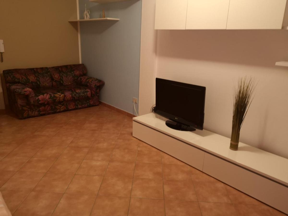 Andrea'S House Apartment Carbonia Luaran gambar