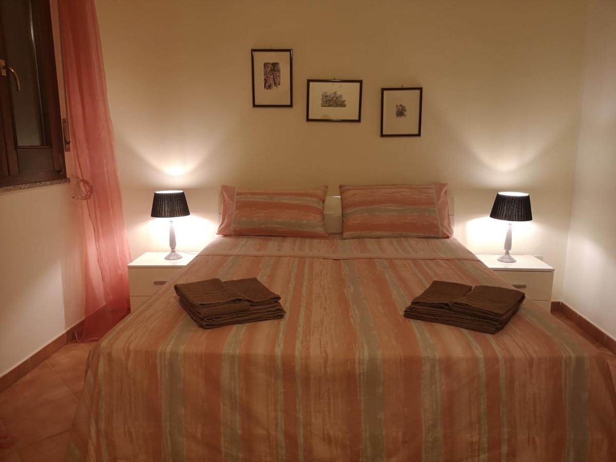Andrea'S House Apartment Carbonia Luaran gambar